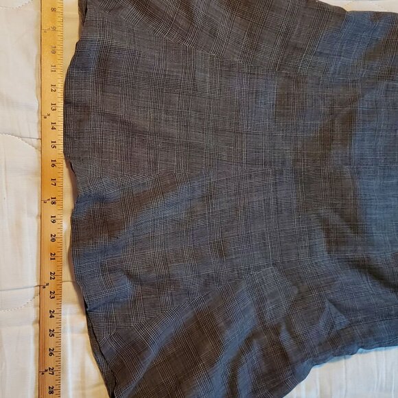 Banana Republic fit and flare skirt size 4 - Picture 2 of 5